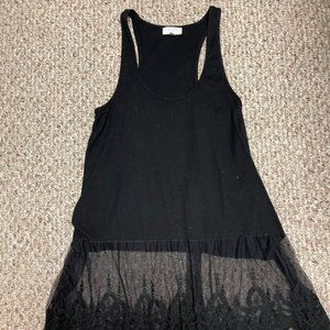 Umgee medium black ribbed tunic tank top with lace bottom